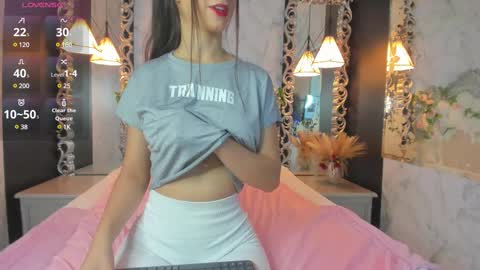 Snapshot of skinny_linda chatting on 02/13/25, 10:12 online show from 02/13/25, 10:12