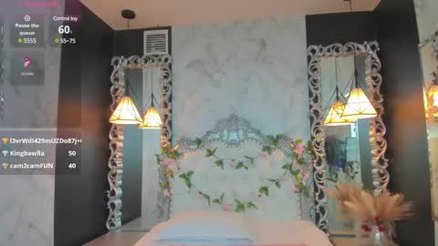Snapshot of skinny_linda chatting on 02/13/25, 01:15 online show from 02/13/25, 01:15