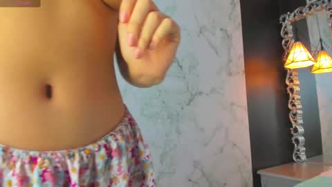 Snapshot of skinny_linda chatting on 03/01/25, 04:33 online show from 03/01/25, 04:33