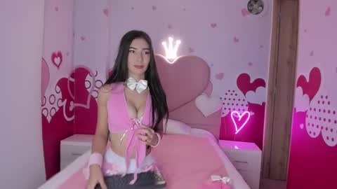 Snapshot of skinny_linda chatting on 03/12/25, 10:16 online show from 03/12/25, 10:16