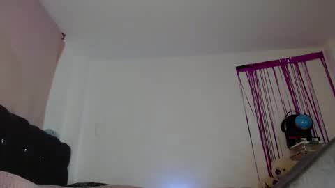 Snapshot of skinny_yizz chatting on 03/06/25, 06:26 Only Pvt online show from 03/06/25, 06:26