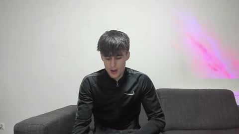 Snapshot of skinnyguywithbigd chatting on 01/07/25, 08:10 skinnyguywithbigd online show from 01/07/25, 08:10