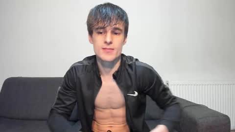 Snapshot of skinnyguywithbigd chatting on 03/07/25, 10:43 skinnyguywithbigd online show from 03/07/25, 10:43