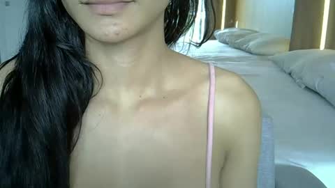 Snapshot of skinnykittencam chatting on 10/19/25, 01:34 skinnykittencam online show from 10/19/25, 01:34