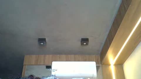 Snapshot of skinnykittencam chatting on 11/11/25, 01:00 skinnykittencam online show from 11/11/25, 01:00