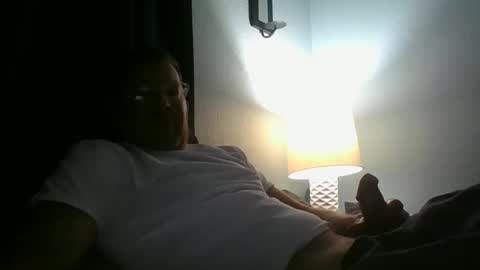 Snapshot of skinnymeat858205 chatting on 10/14/25, 03:40 skinnymeat858205 online show from 10/14/25, 03:40