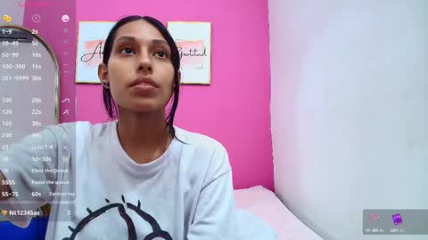 Snapshot of skinnyneighbour_ chatting on 03/05/25, 06:12 Karla online show from 03/05/25, 06:12