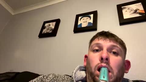 Snapshot of skuzzy25 chatting on 01/19/25, 03:50 skuzzy25 online show from 01/19/25, 03:50