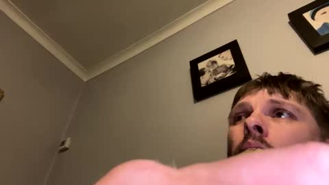 Snapshot of skuzzy25 chatting on 03/10/25, 03:45 skuzzy25 online show from 03/10/25, 03:45