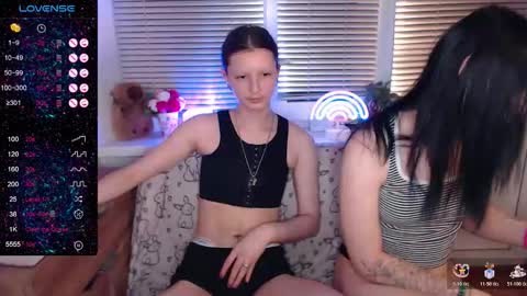 Snapshot of sky9669 chatting on 10/24/25, 03:52 Iska Im genderfluid theyheshenot use ht have reasons and Mia my t-gf sheher online show from 10/24/25, 03:52
