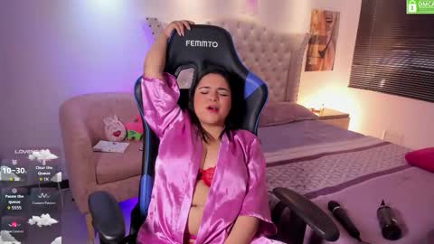 Snapshot of sky___blue chatting on 10/24/25, 02:46 Sky Independent model WISH LIST online show from 10/24/25, 02:46