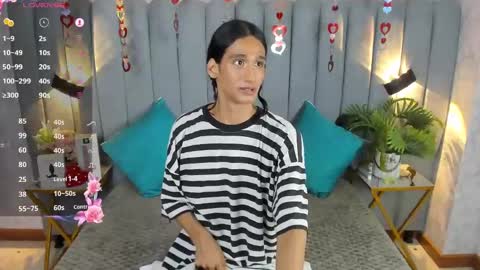 Snapshot of sky_fox_1 chatting on 02/10/25, 03:21 STIVEN online show from 02/10/25, 03:21