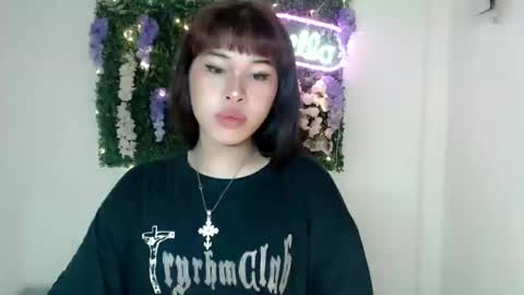 Snapshot of sky_fox_sweetxx chatting on 01/07/25, 08:45 online show from 01/07/25, 08:45