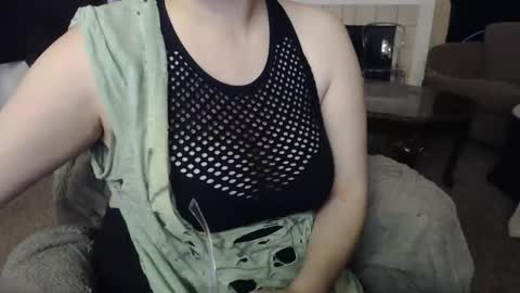 SKYLE   online show from 10/25/25, 08:47