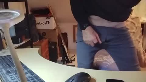 Snapshot of skydog819 chatting on 11/20/25, 07:13 skydog819 online show from 11/20/25, 07:13