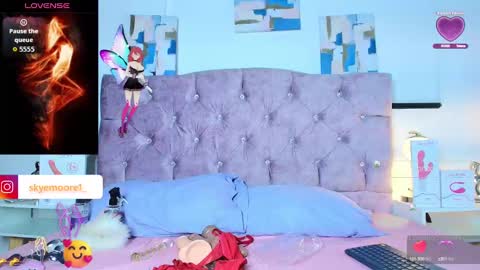 skye moore online show from 10/06/25, 12:02