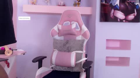 Snapshot of skylerbloom chatting on 09/28/25, 03:23 skylerbloom online show from 09/28/25, 03:23