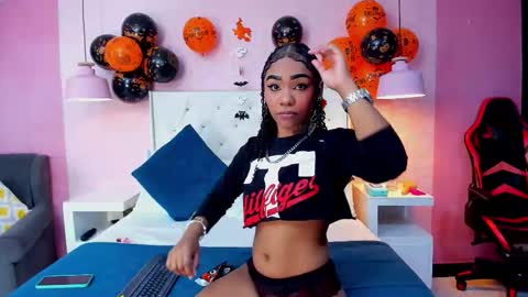 Snapshot of skylerbloom chatting on 10/22/25, 03:07 skylerbloom online show from 10/22/25, 03:07