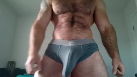 Snapshot of skylerflexes chatting on 09/27/25, 02:22 Skyler Flexes online show from 09/27/25, 02:22