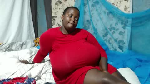 Snapshot of skylla07 chatting on 10/15/25, 05:13 sheliah online show from 10/15/25, 05:13