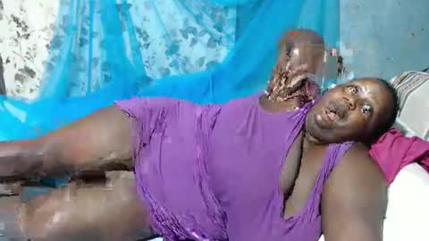 Snapshot of skylla07 chatting on 10/21/25, 04:51 sheliah online show from 10/21/25, 04:51