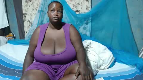 Snapshot of skylla07 chatting on 11/09/25, 03:49 sheliah online show from 11/09/25, 03:49