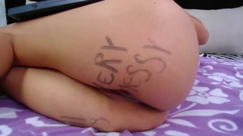 Snapshot of skynny_horney chatting on 12/19/24, 10:56 Skynny online show from 12/19/24, 10:56