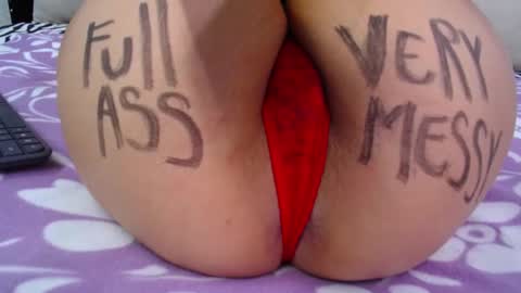 Snapshot of skynny_horney chatting on 12/20/24, 04:31 Skynny online show from 12/20/24, 04:31