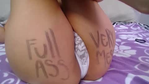 Snapshot of skynny_horney chatting on 12/21/24, 10:50 Skynny online show from 12/21/24, 10:50