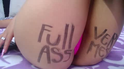 Snapshot of skynny_horney chatting on 12/22/24, 04:50 Skynny online show from 12/22/24, 04:50