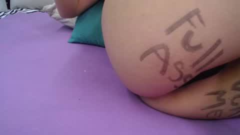 Snapshot of skynny_horney chatting on 12/29/24, 04:48 Skynny online show from 12/29/24, 04:48