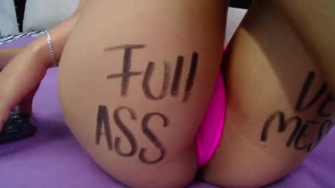 Snapshot of skynny_horney chatting on 12/30/24, 08:25 Skynny online show from 12/30/24, 08:25