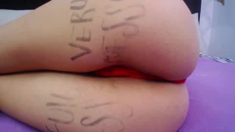 Snapshot of skynny_horney chatting on 01/10/25, 12:59 Skynny online show from 01/10/25, 12:59