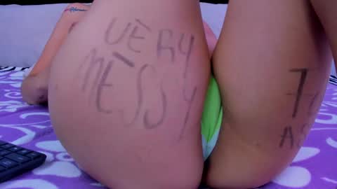 Snapshot of skynny_horney chatting on 01/16/25, 01:37 Skynny online show from 01/16/25, 01:37