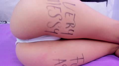 Snapshot of skynny_horney chatting on 01/27/25, 11:54 Skynny online show from 01/27/25, 11:54