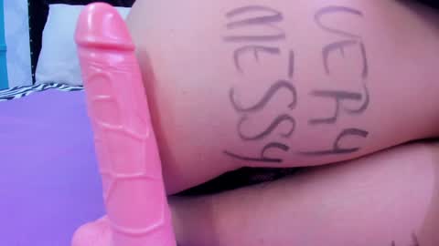 Snapshot of skynny_horney chatting on 01/28/25, 09:08 Skynny online show from 01/28/25, 09:08