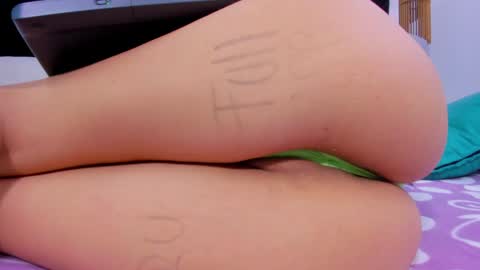 Snapshot of skynny_horney chatting on 02/26/25, 12:27 Skynny online show from 02/26/25, 12:27