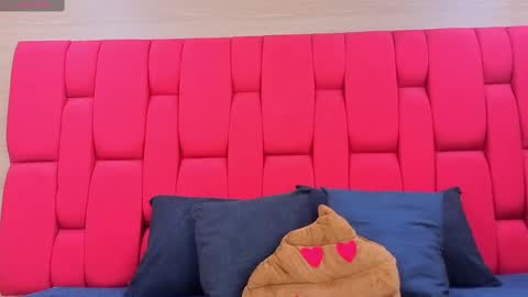 Snapshot of skynny_horney chatting on 10/10/25, 09:25 Skynny online show from 10/10/25, 09:25