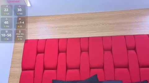 Snapshot of skynny_horney chatting on 10/18/25, 07:36 Skynny online show from 10/18/25, 07:36