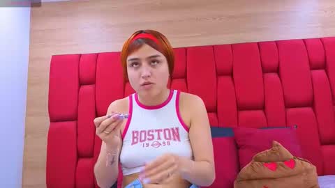 Snapshot of skynny_horney chatting on 11/12/25, 08:52 Skynny online show from 11/12/25, 08:52