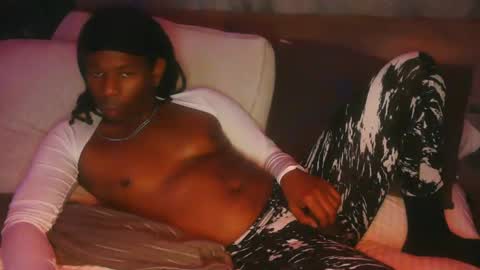 Snapshot of skyonetoo3 chatting on 09/14/25, 02:27 skyonetoo3 online show from 09/14/25, 02:27