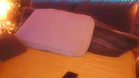 Snapshot of skyonetoo3 chatting on 09/28/25, 01:22 skyonetoo3 online show from 09/28/25, 01:22