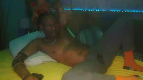 Snapshot of skyonetoo3 chatting on 09/30/25, 07:35 skyonetoo3 online show from 09/30/25, 07:35