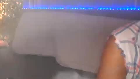 Snapshot of skyonetoo3 chatting on 11/09/25, 01:15 skyonetoo3 online show from 11/09/25, 01:15