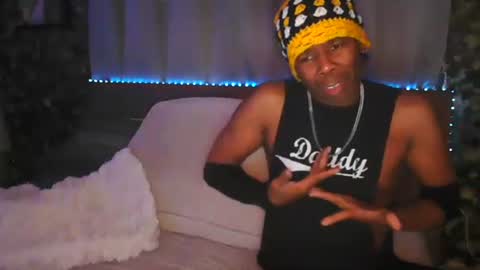 Snapshot of skyonetoo3 chatting on 11/11/25, 12:54 skyonetoo3 online show from 11/11/25, 12:54