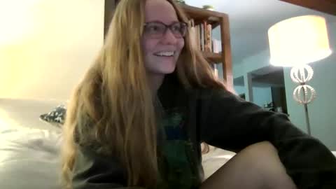 Sky Winters online show from 09/27/25, 09:42