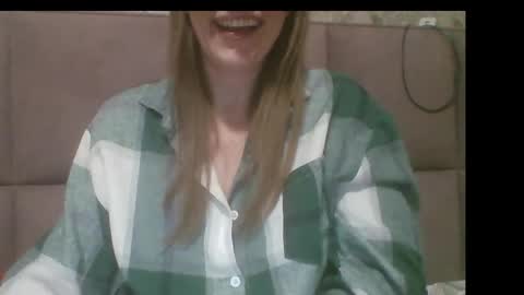 Snapshot of sladkiegubki chatting on 09/12/25, 09:48 Sladkiegubki online show from 09/12/25, 09:48