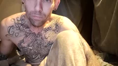 Snapshot of slangincock69 chatting on 01/21/25, 03:10 SexyMFSlangincock69FYPM online show from 01/21/25, 03:10