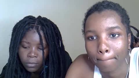 sleciah online show from 11/18/25, 09:03