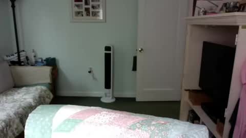 Snapshot of slick50000 chatting on 09/16/25, 06:42 slick50000 online show from 09/16/25, 06:42